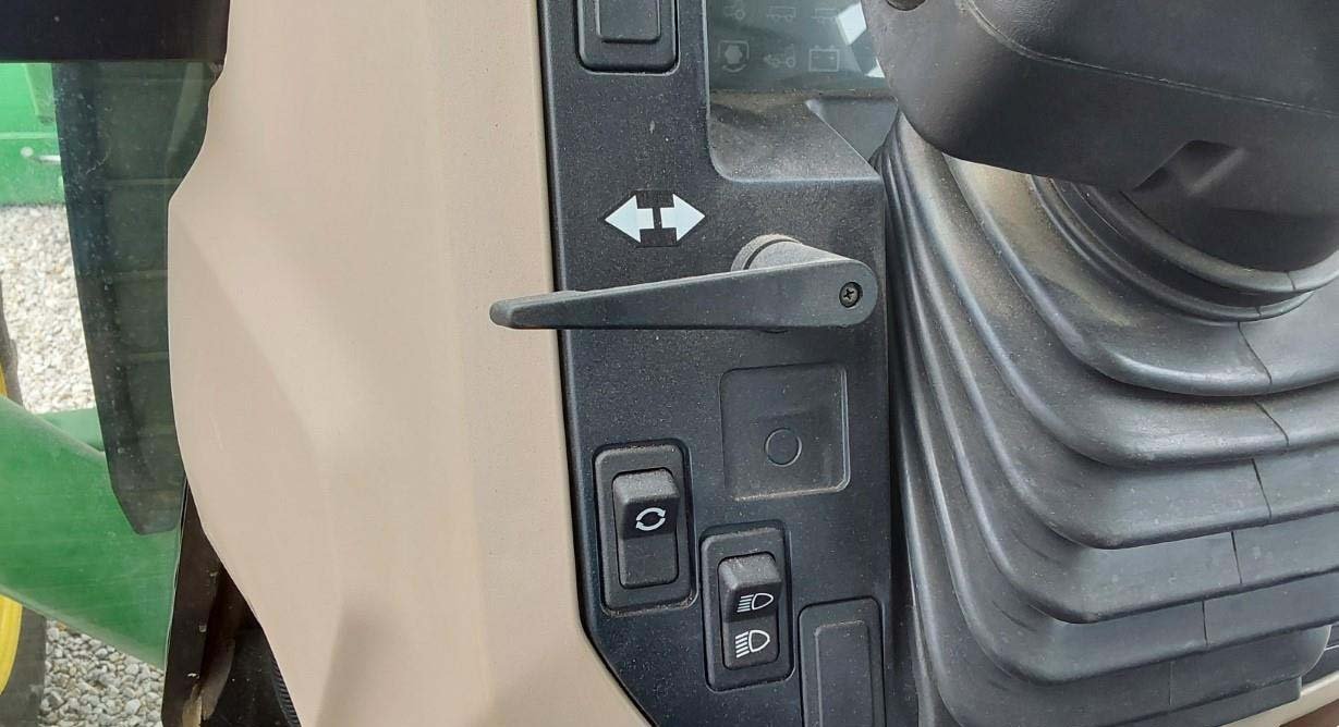 2016-john-deere-5075e-mfwd-tractor-w-j-d-h240-loader_523faf19082d496bb8e373455de1ce91