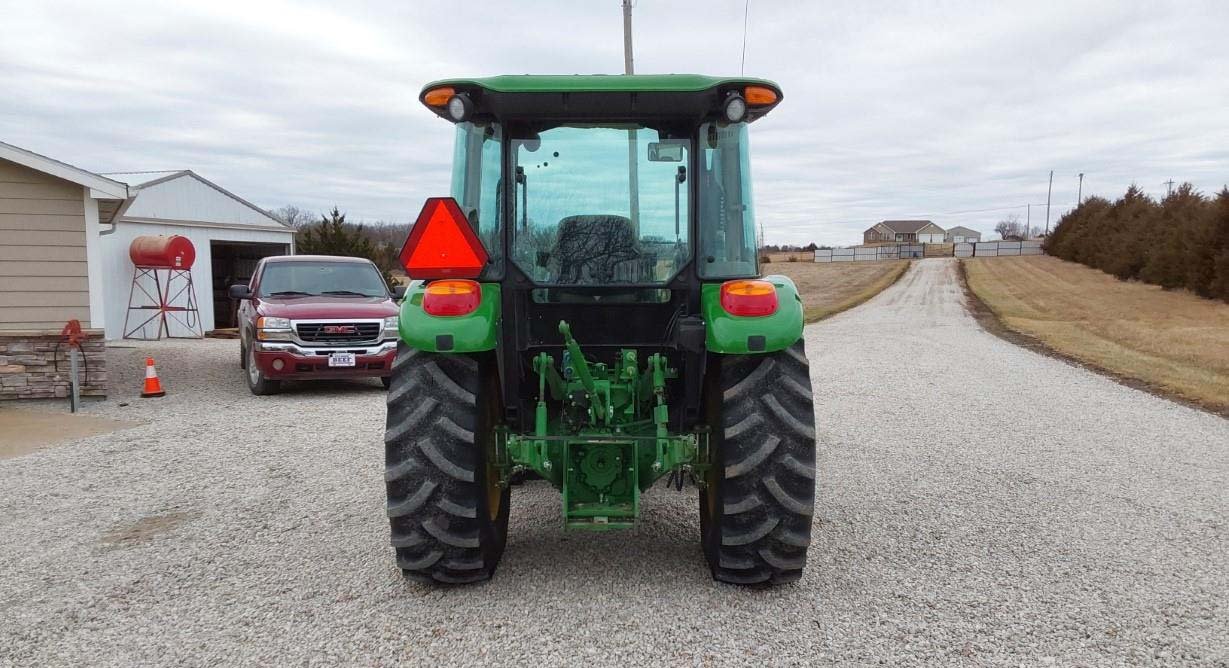 2016-john-deere-5075e-mfwd-tractor-w-j-d-h240-loader_662a9fa207c54878a97b20170cf7f114