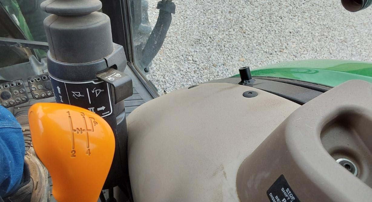 2016-john-deere-5075e-mfwd-tractor-w-j-d-h240-loader_78db8401345d4b9d92a47de6144cb4d6