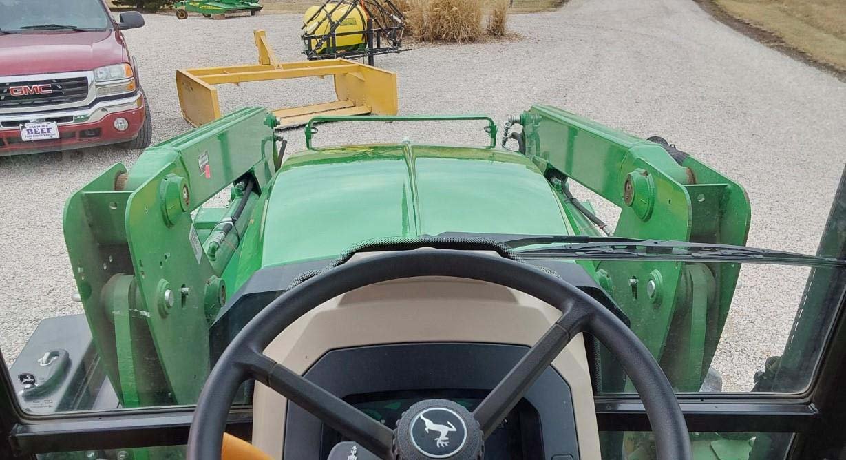 2016-john-deere-5075e-mfwd-tractor-w-j-d-h240-loader_854c399a3cd34af380d50c6bae569116