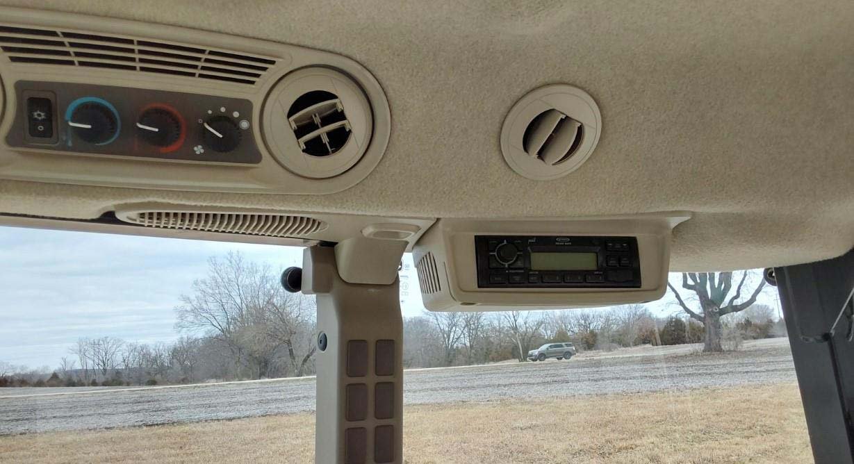 2016-john-deere-5075e-mfwd-tractor-w-j-d-h240-loader_89d8e29485fe4c278229ec3e7dc5fb06