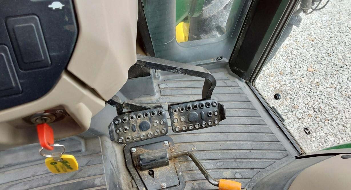 2016-john-deere-5075e-mfwd-tractor-w-j-d-h240-loader_901c6575795e4cf5b92597410ae8f054