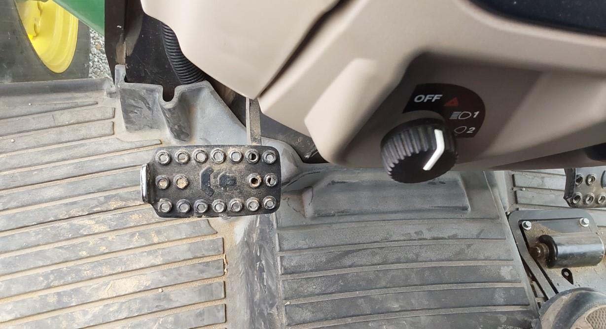 2016-john-deere-5075e-mfwd-tractor-w-j-d-h240-loader_bc3e6f870ea048a9a0127d02ef6801a7