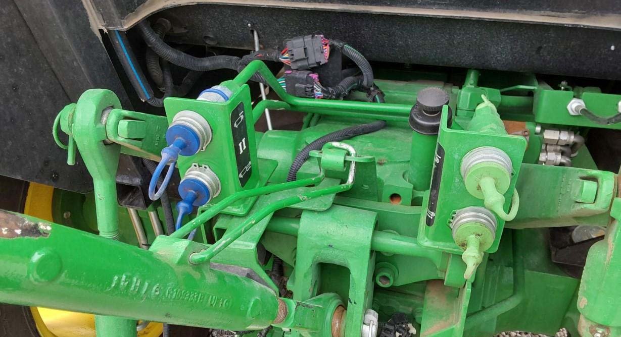 2016-john-deere-5075e-mfwd-tractor-w-j-d-h240-loader_c38cabd2e3a54877a7ece3c1e968a6d4