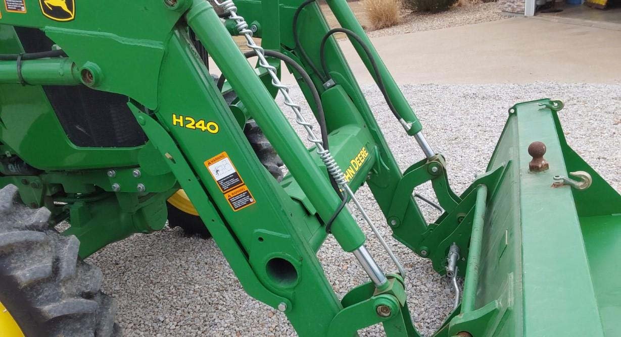 2016-john-deere-5075e-mfwd-tractor-w-j-d-h240-loader_d48e46ebd25a4778aad79b1c5e400fbb