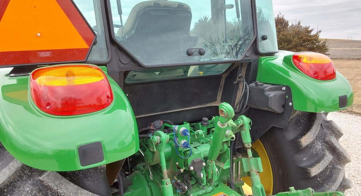 2016-john-deere-5075e-mfwd-tractor-w-j-d-h240-loader_dfdcbfcf3446490bbcb3d1b4b3d65f0a