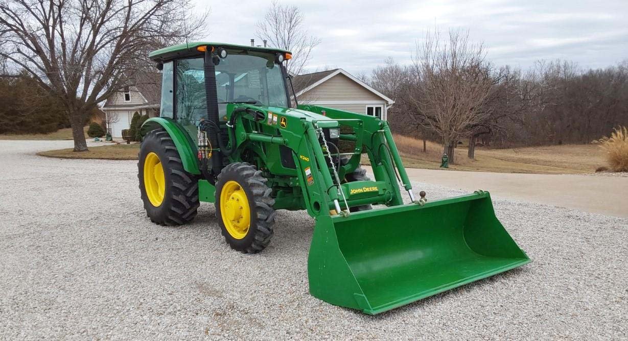 2016-john-deere-5075e-mfwd-tractor-w-j-d-h240-loader_e9b38bd01d0446a3befa34e5eab1cdbe