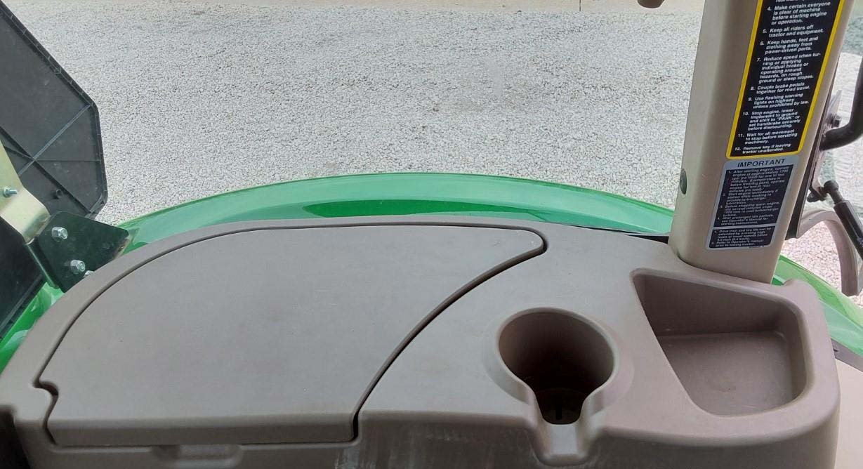 2016-john-deere-5075e-mfwd-tractor-w-j-d-h240-loader_f2bbe7d9e96a4d139f54be8b17cc86e8