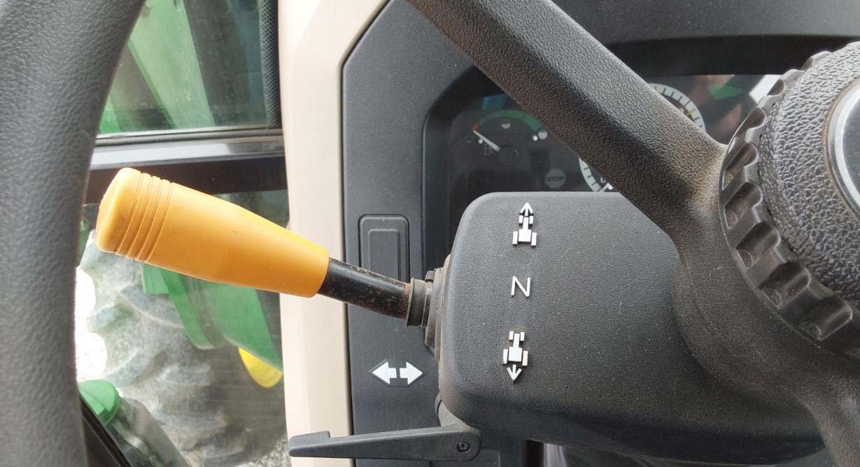 2016-john-deere-5075e-mfwd-tractor-w-j-d-h240-loader_f973862edcd34856837c07a770b3a8b4