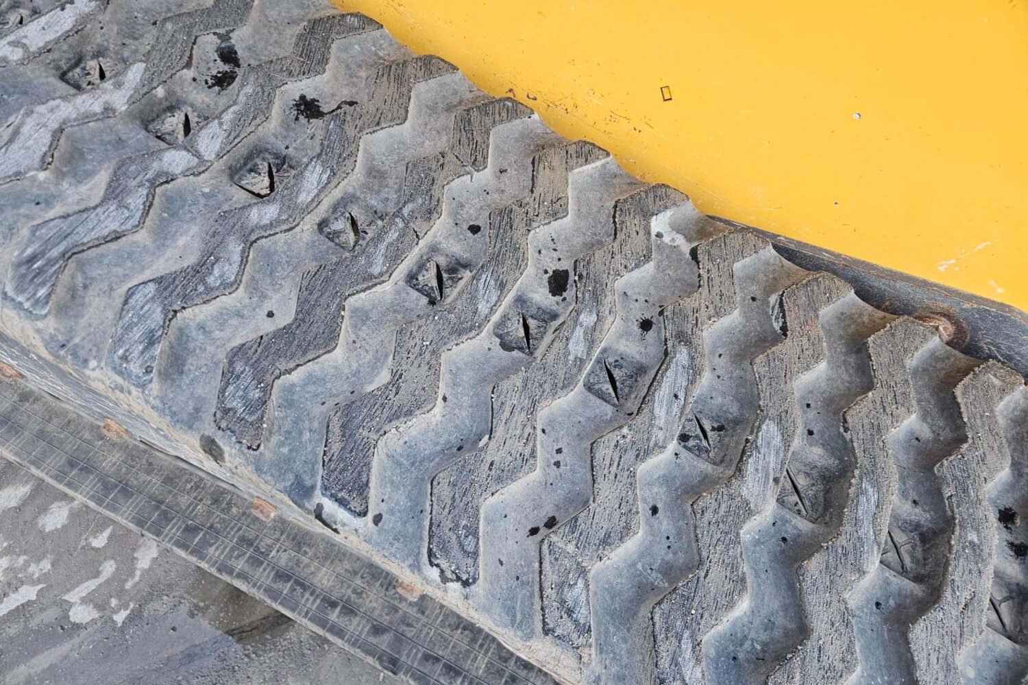 compact-track-loader-2_158a75917778495eb719ca22127be35d