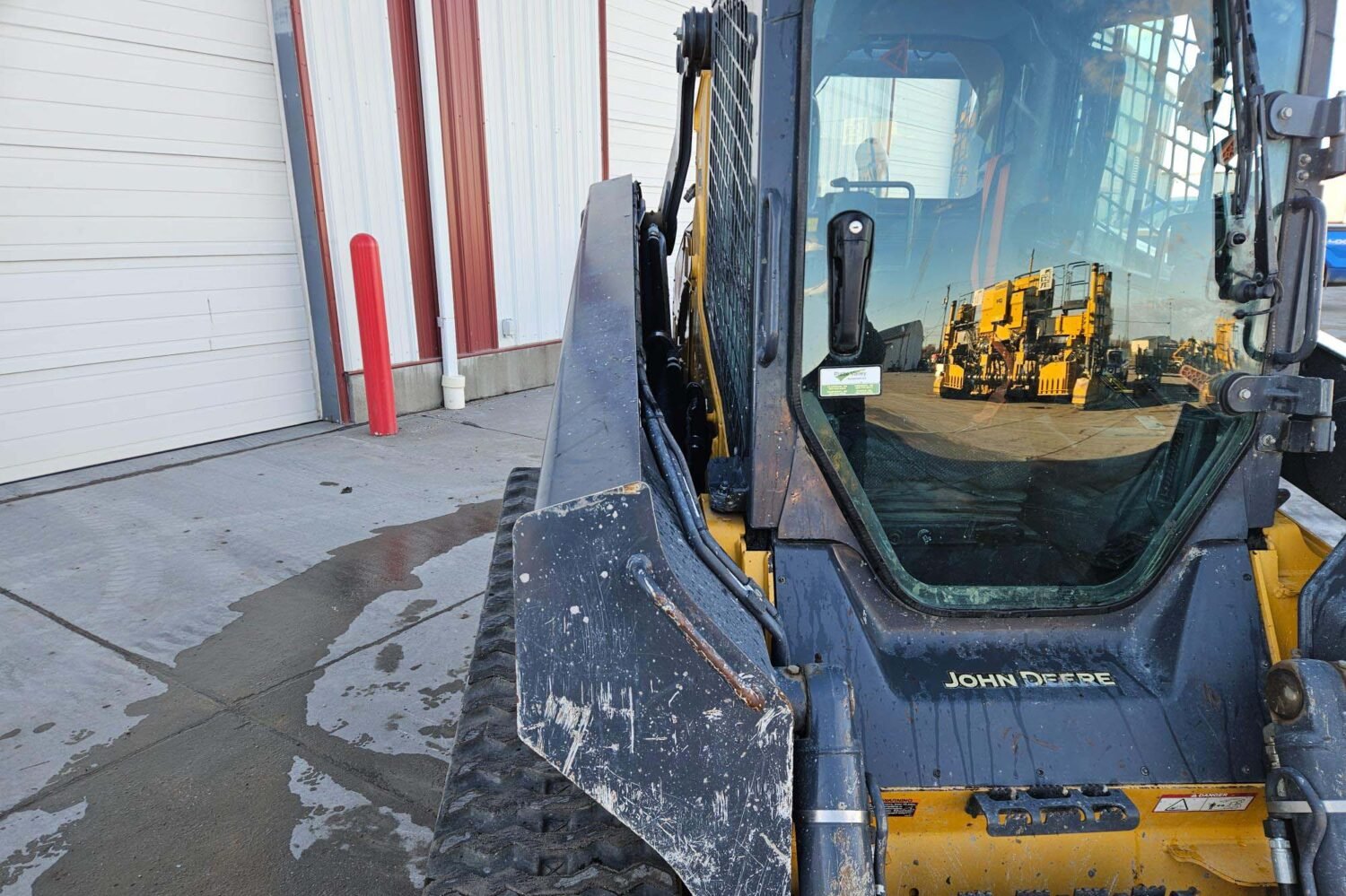 compact-track-loader-2_234666c024c34b9988a80c28806fc485