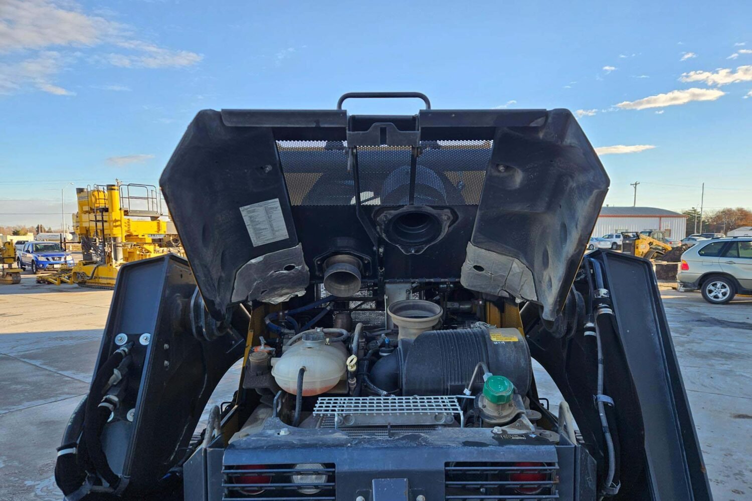 compact-track-loader-2_37b11c8b4d3b495fa5a787f2cb75edae