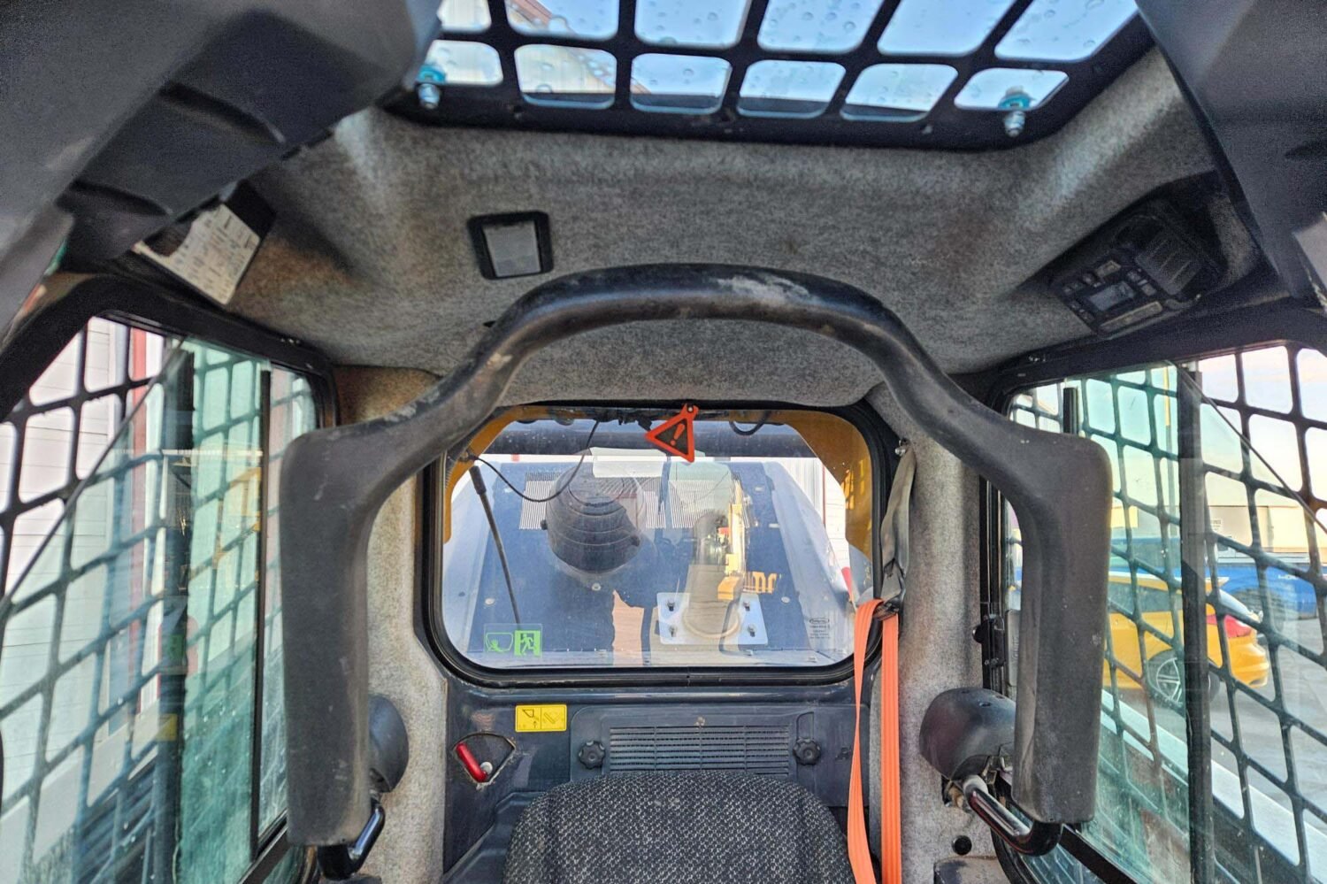 compact-track-loader-2_39ad5b3658d0490fa0cd48d5444129b6