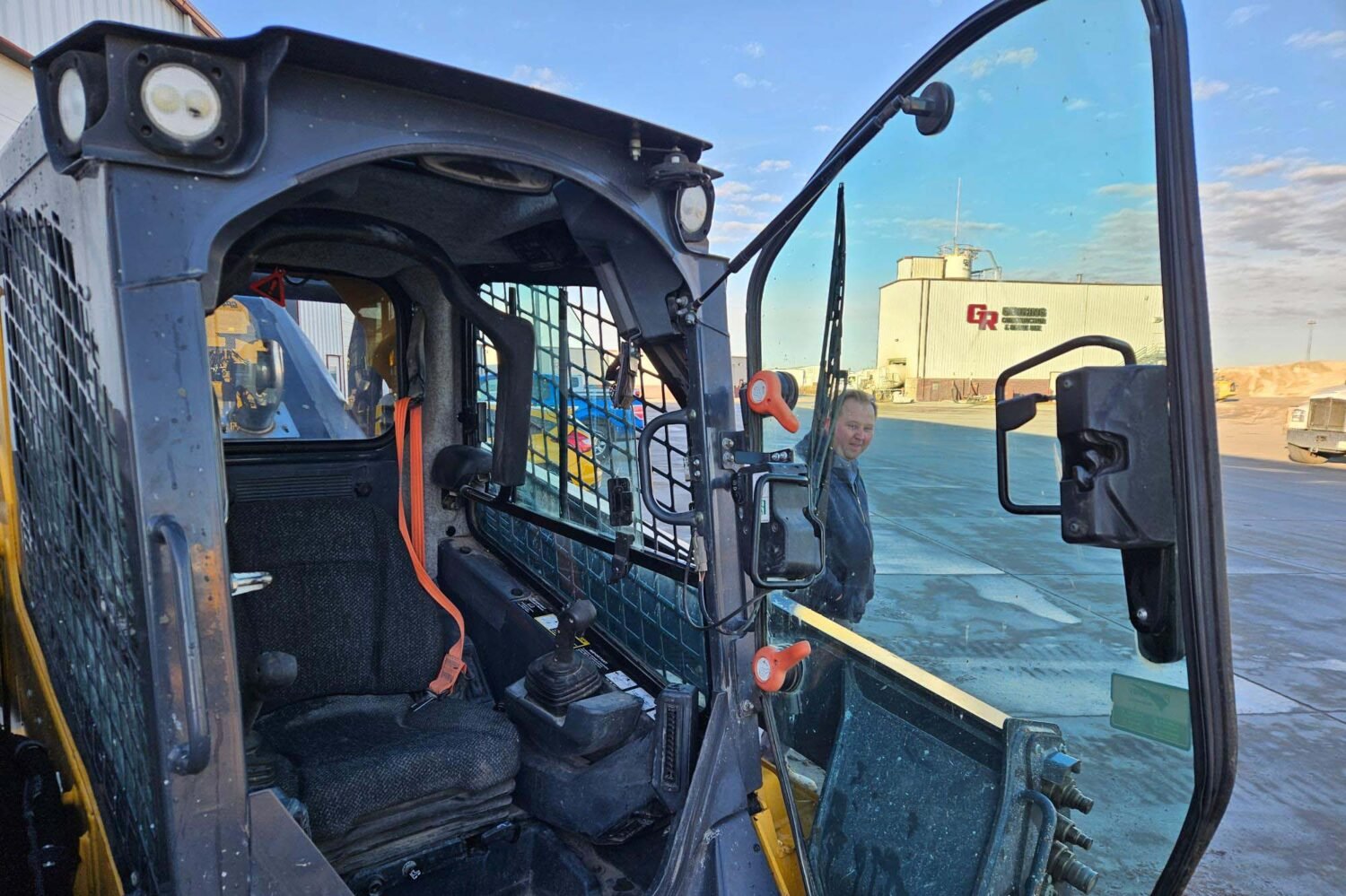 compact-track-loader-2_784a7cf0fdc4416db7208c96f2d165be