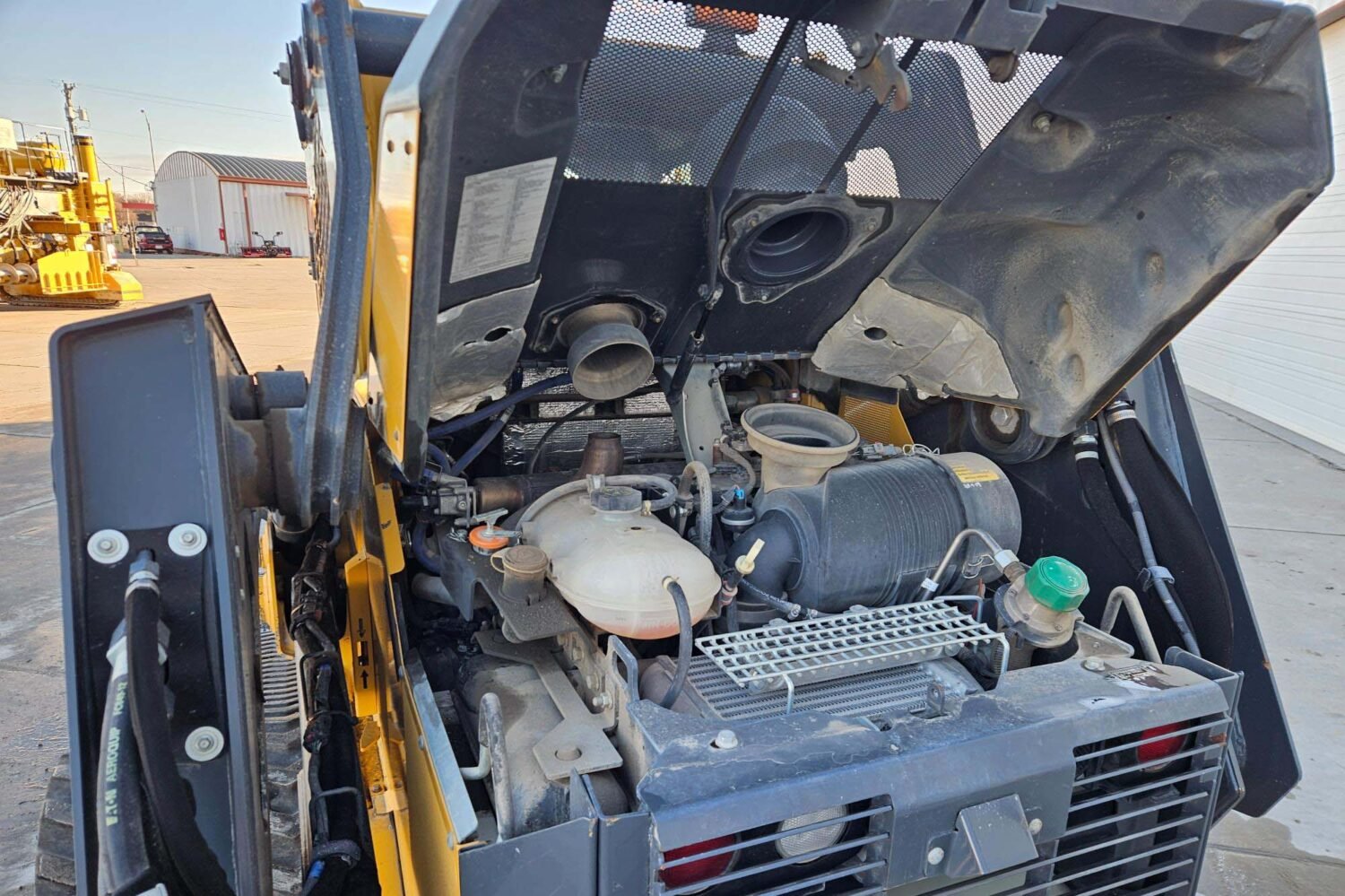 compact-track-loader-2_892c17d934a04b71aed2def590e79e73