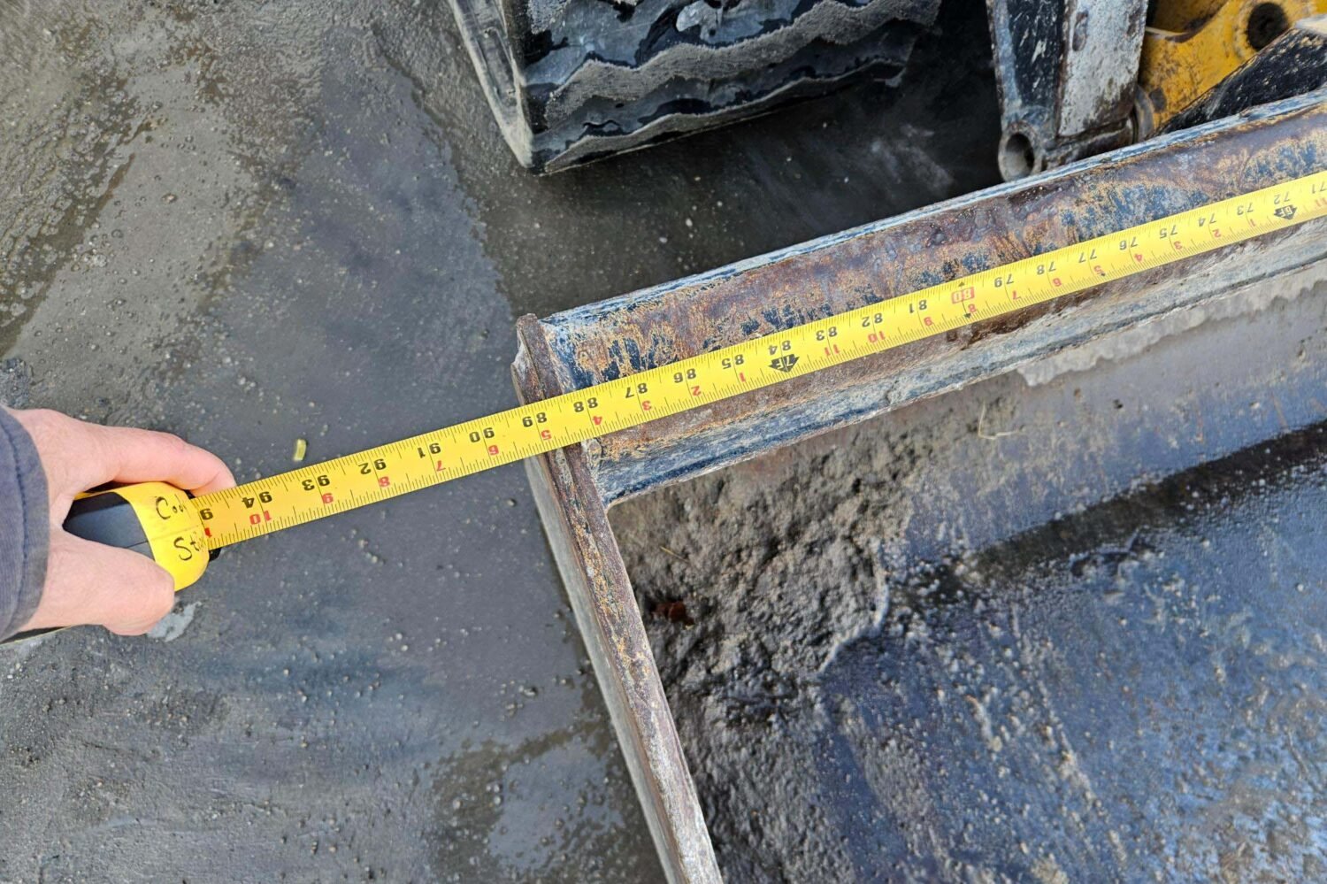 compact-track-loader-2_9b58793d8aa645df84e2c6c9a9995ab9