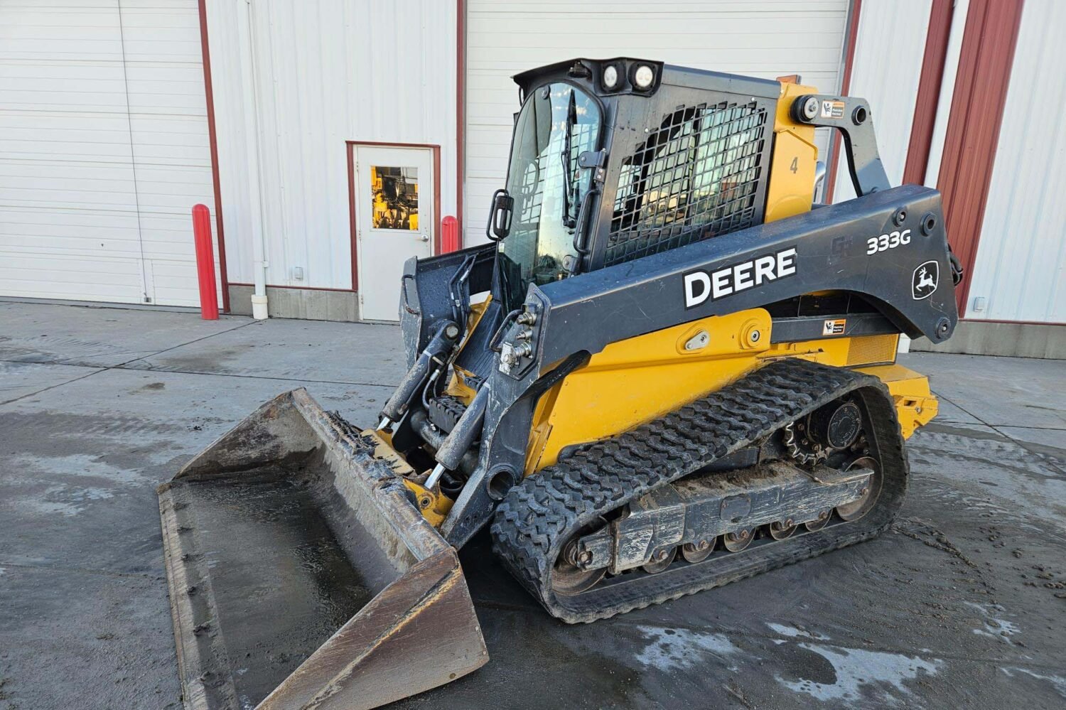 compact-track-loader-2_c0ff1322940a4554aeeb44d438753023