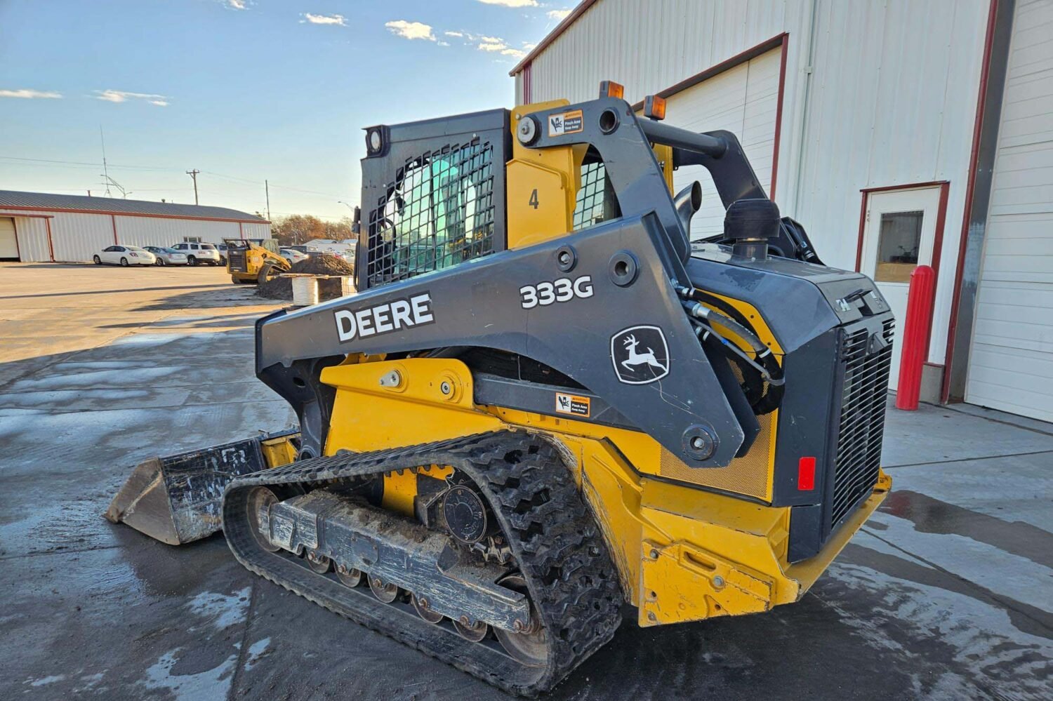 compact-track-loader-2_db091d89320647aeaefc29844cd78cc1