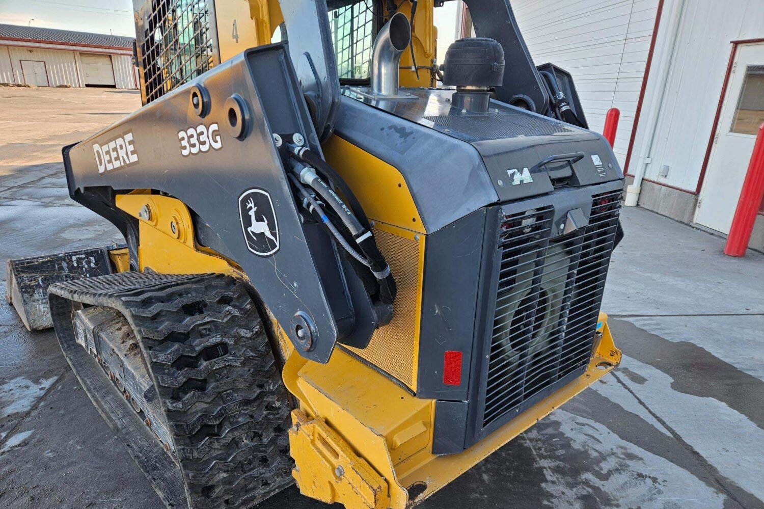 compact-track-loader-2_ecf0f5e02bf941cd9a37f70bcedf8445