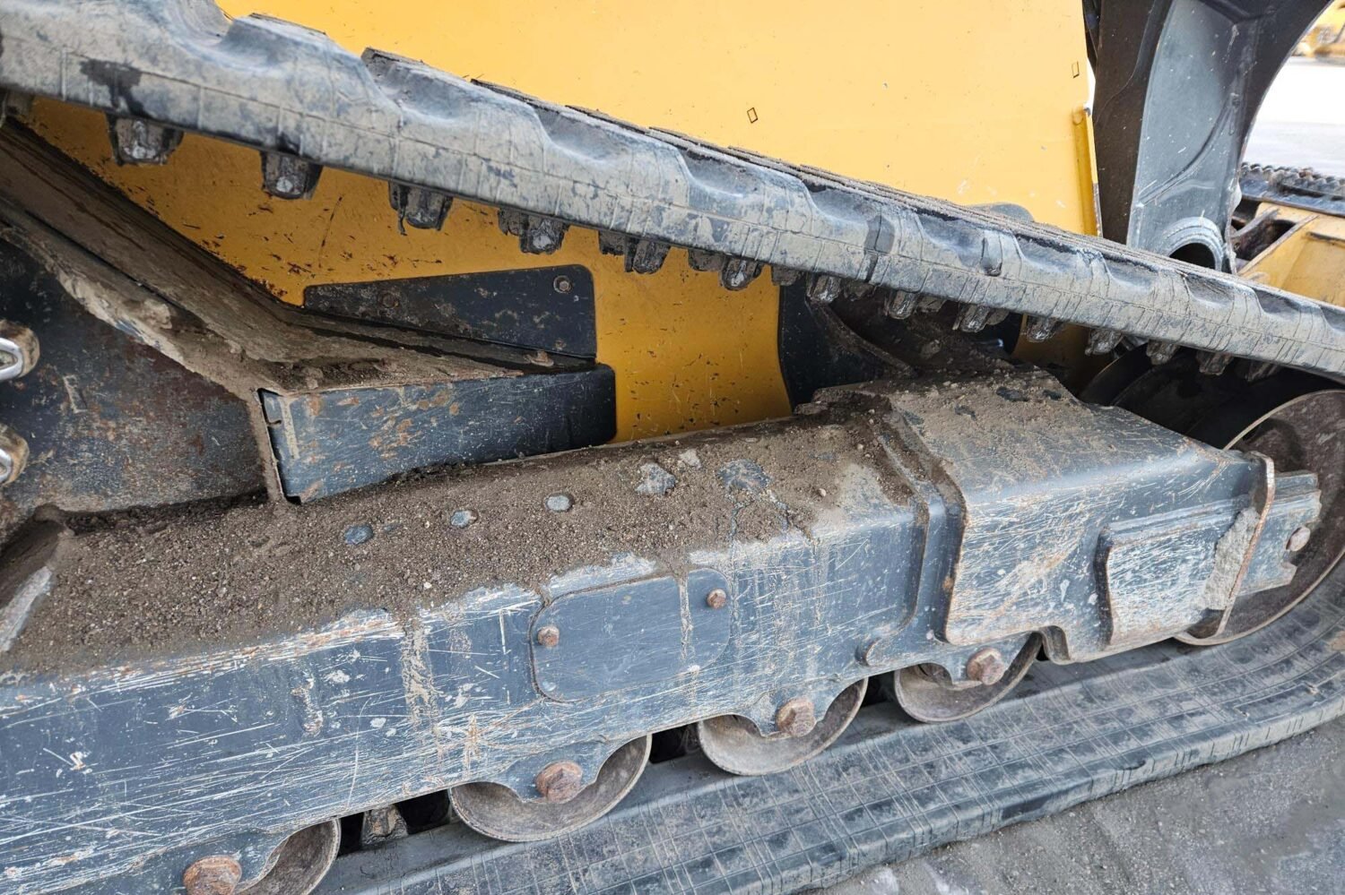 compact-track-loader-2_ef86882956874443a9d0fa4dd79d552a