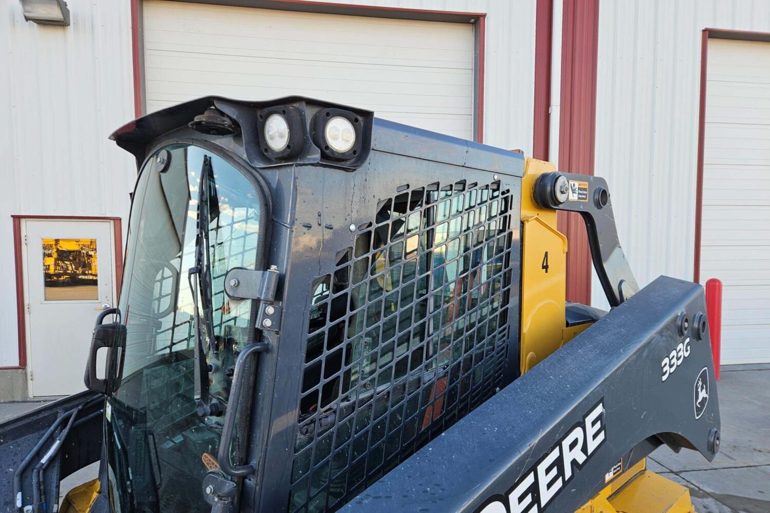 compact-track-loader-2_f5151dce5755459aa9075a0f69f9e462