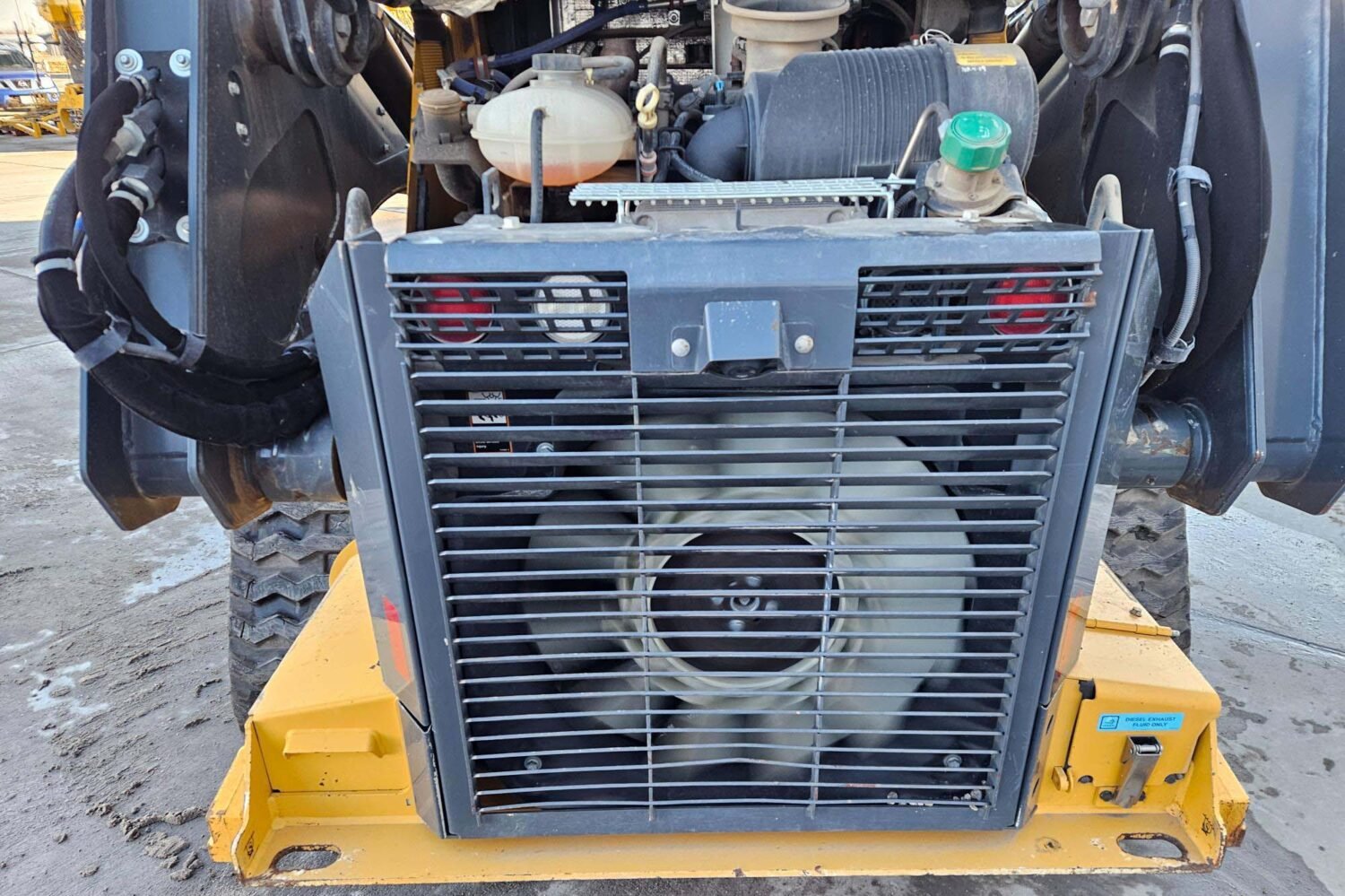 compact-track-loader-2_f96cde01dd524169b0bc91020be47f85