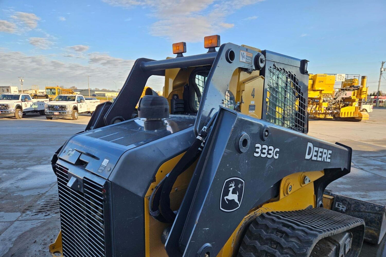 compact-track-loader-2_fd056171f7654a5f8d7d925a4b375202